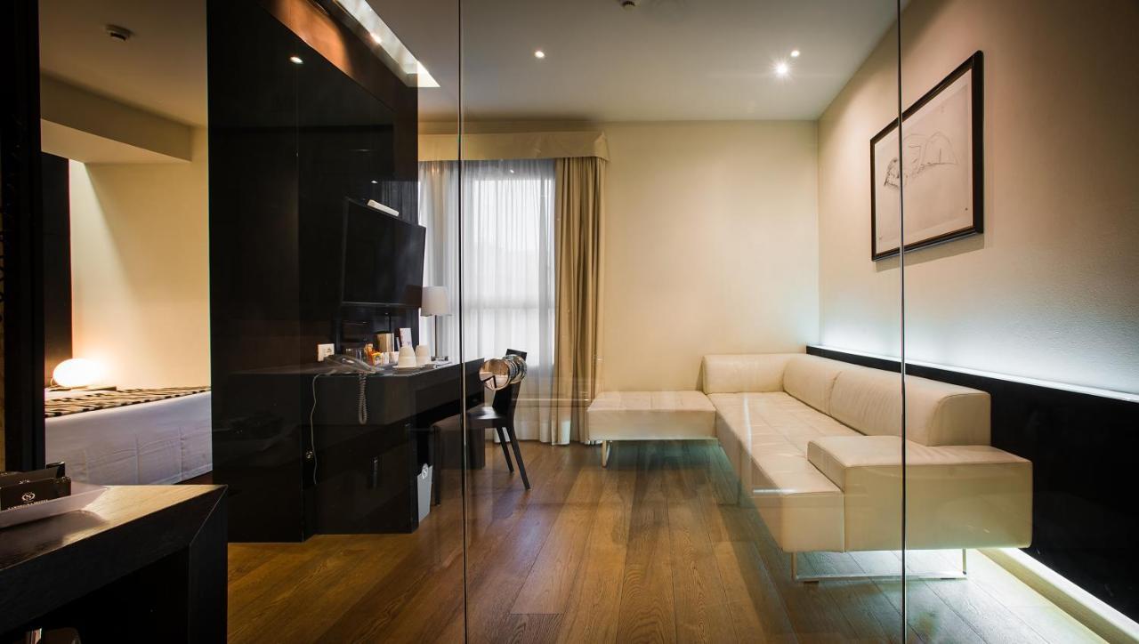 Suite,1433677069:JPEG