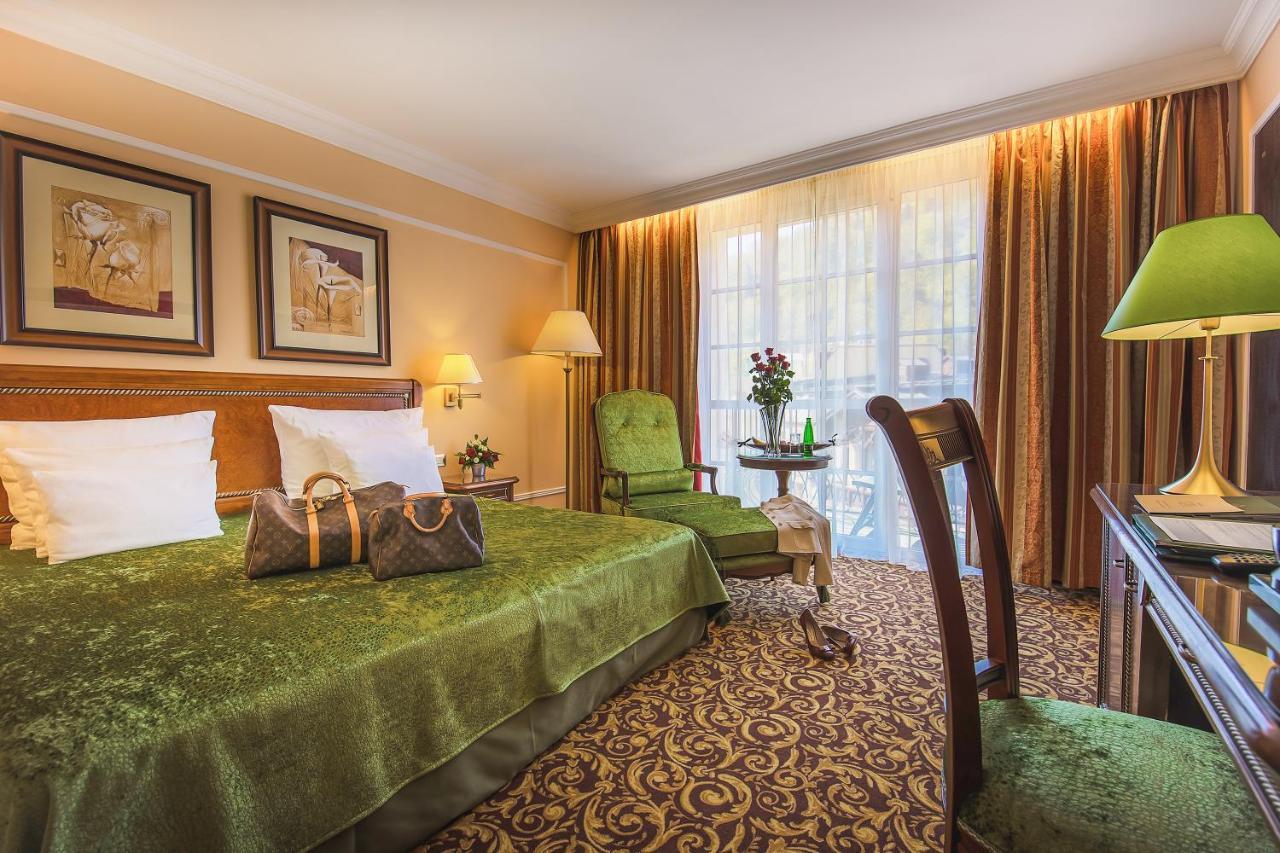 Deluxe Double Room Entry to Wellness