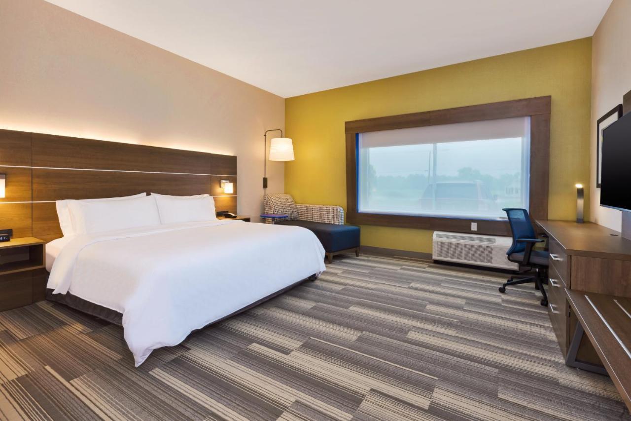 Standard King Room