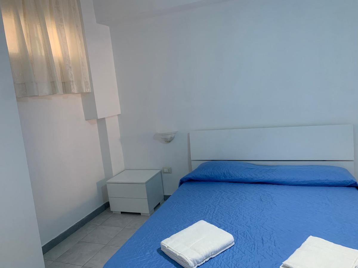 Camera Matrimoniale con Letto Supplementare