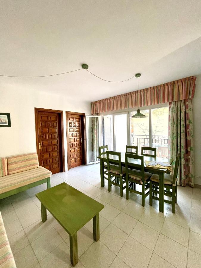 Two-Bedroom Apartment,1125936210:JPEG