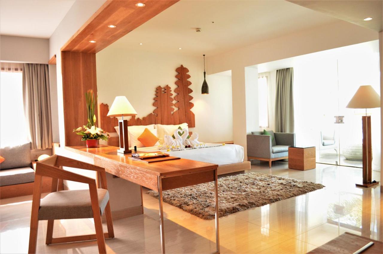 Oceanfront Suite