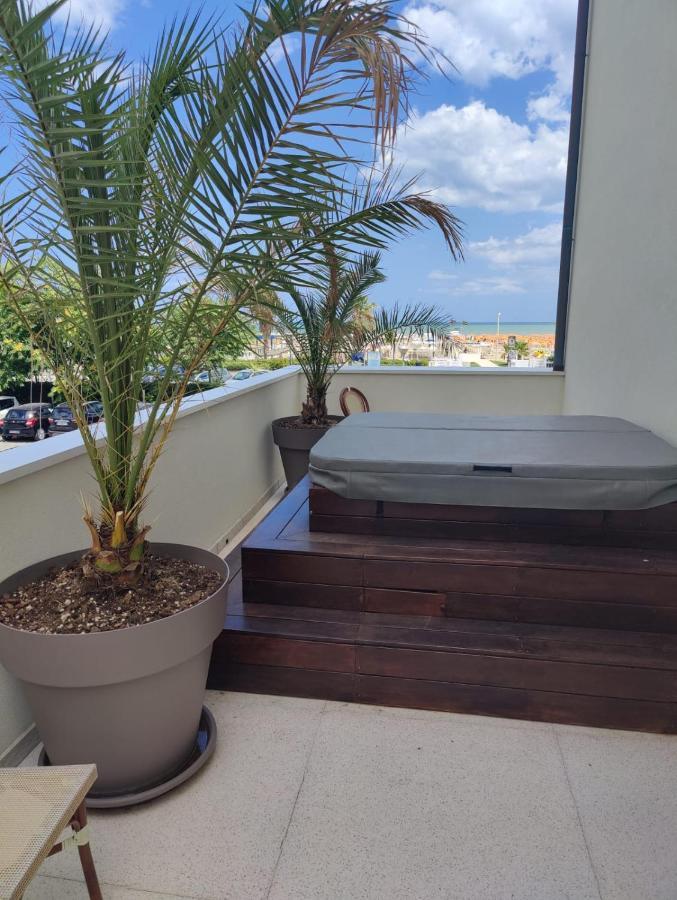 Adriatic Room external SPA bathtub