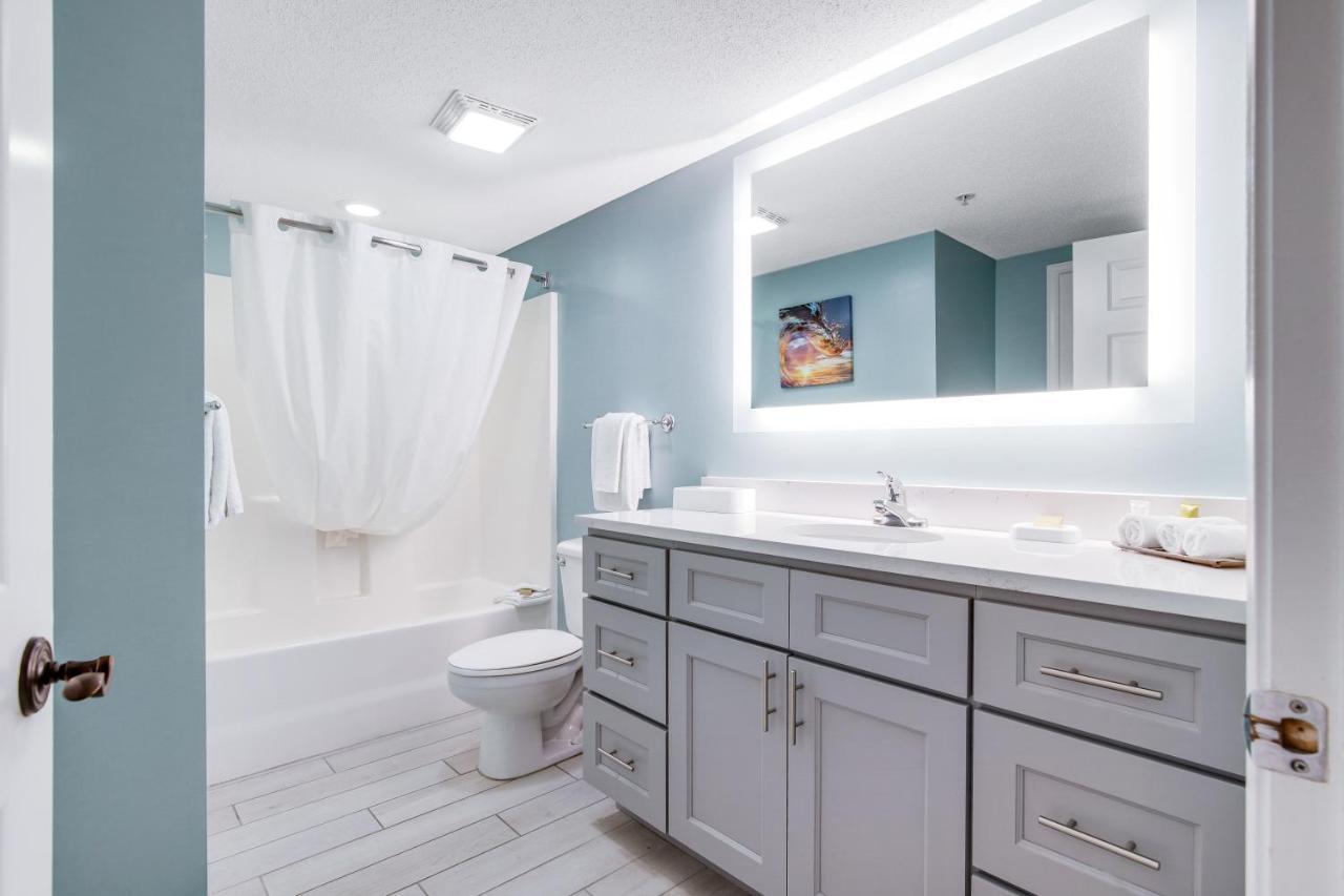 Two-Bedroom Suite Ocean Front