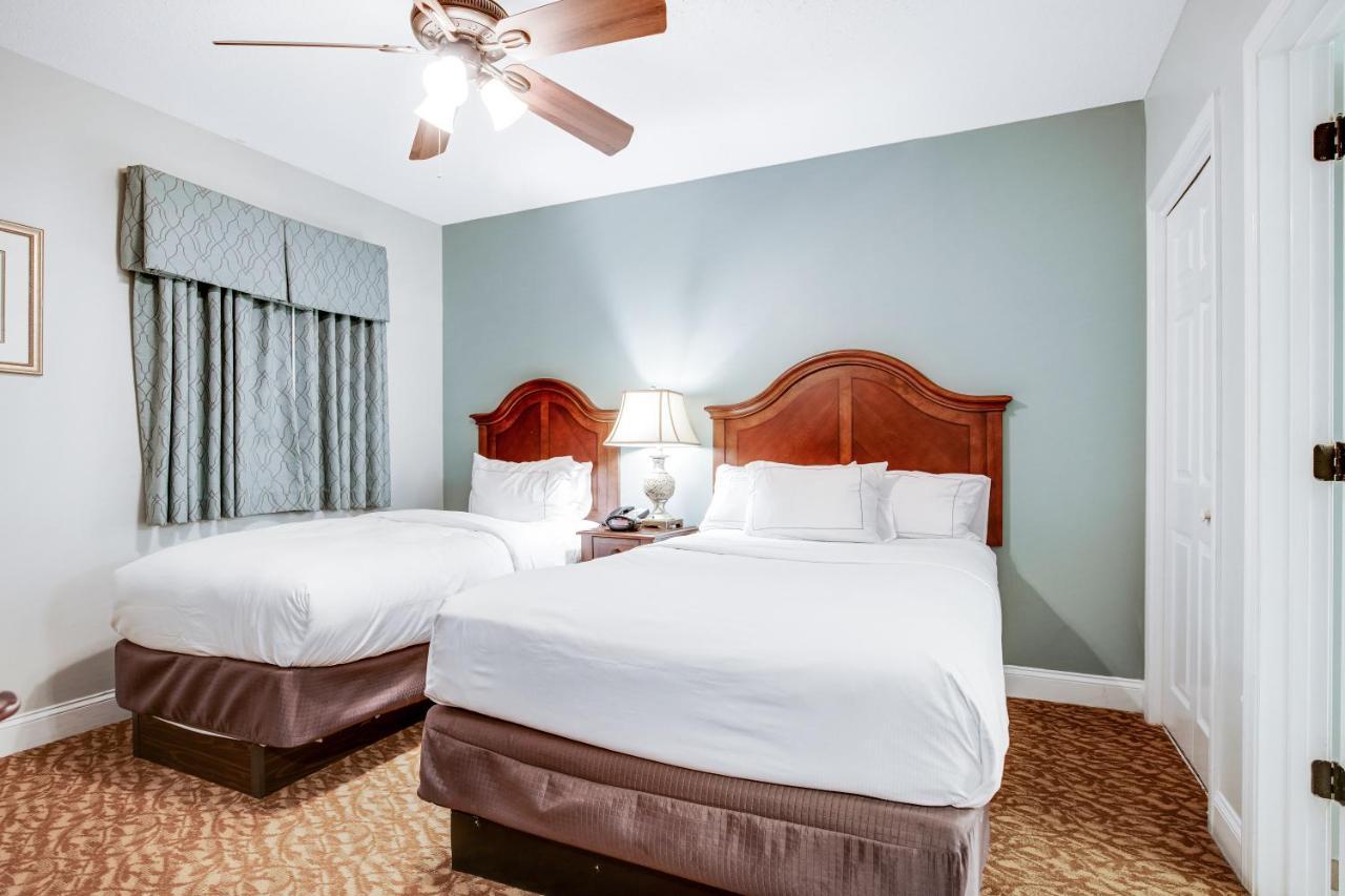 Three-Bedroom Suite Ocean Front
