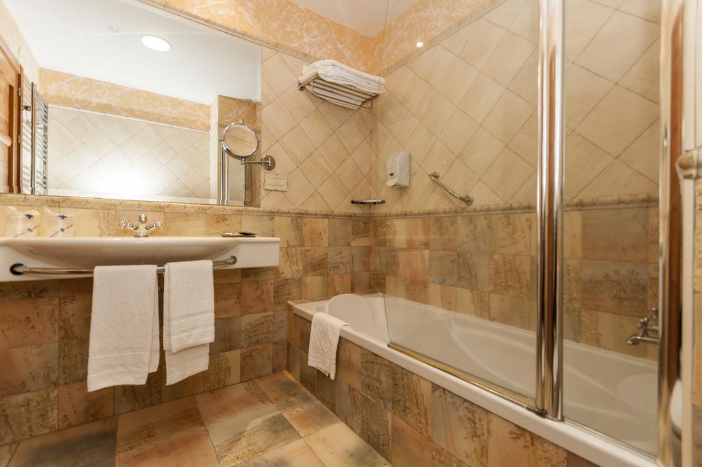 Premium Queen Room Two Queen Beds