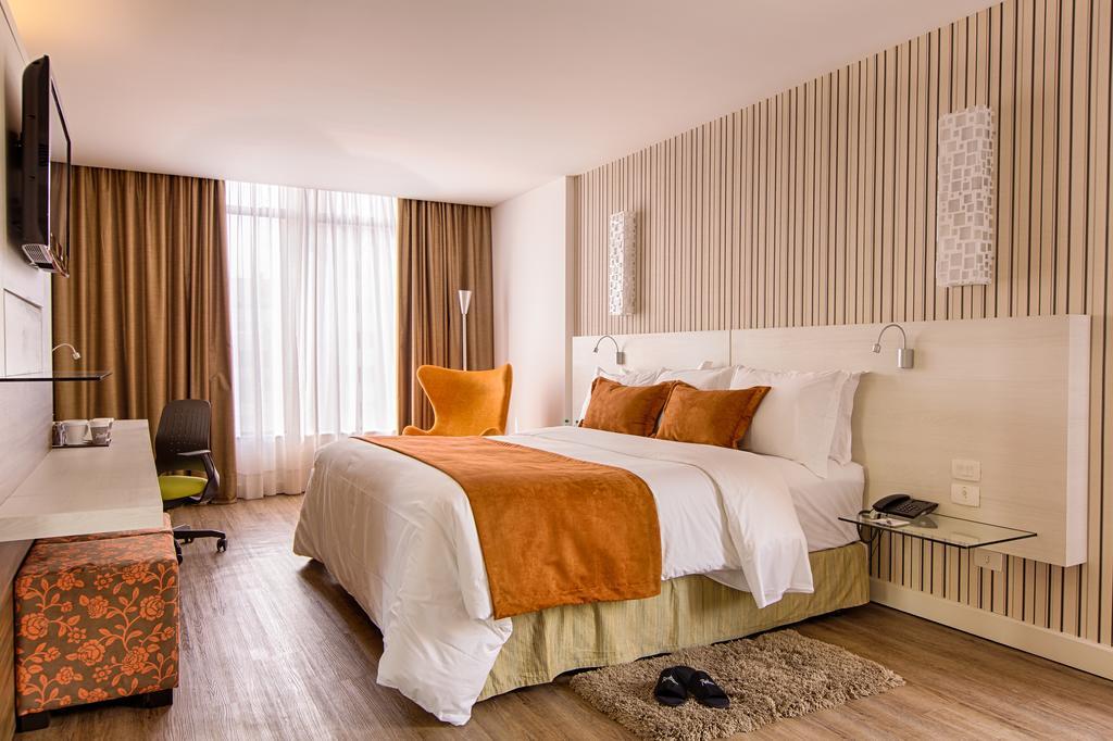 Quarto Classe Executiva com Cama Queen-size - Não Fumantes