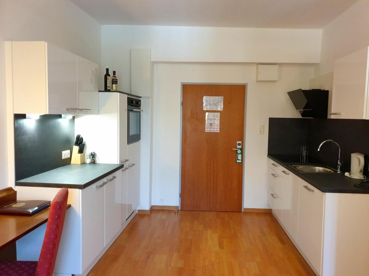 Studio mit Balkon