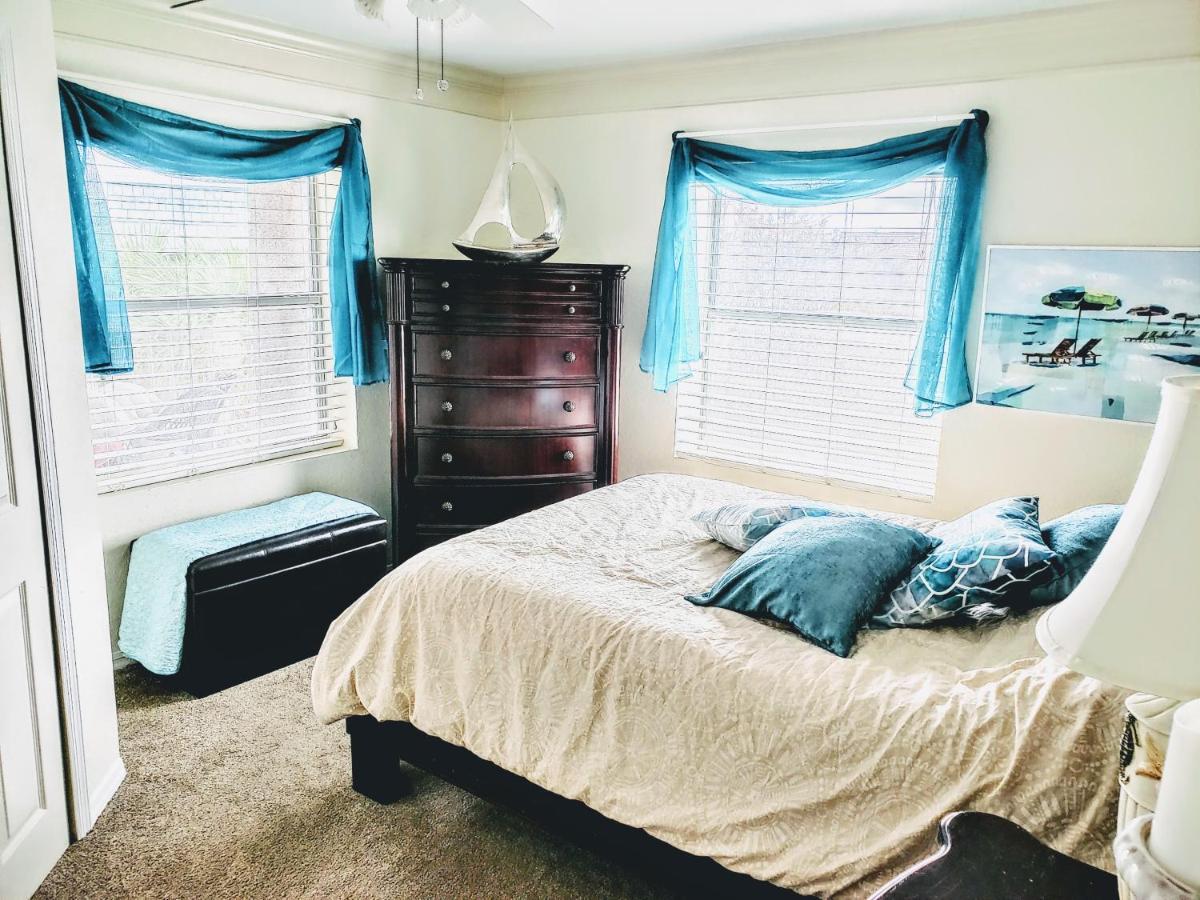 Two-Bedroom Apartment Ocean View