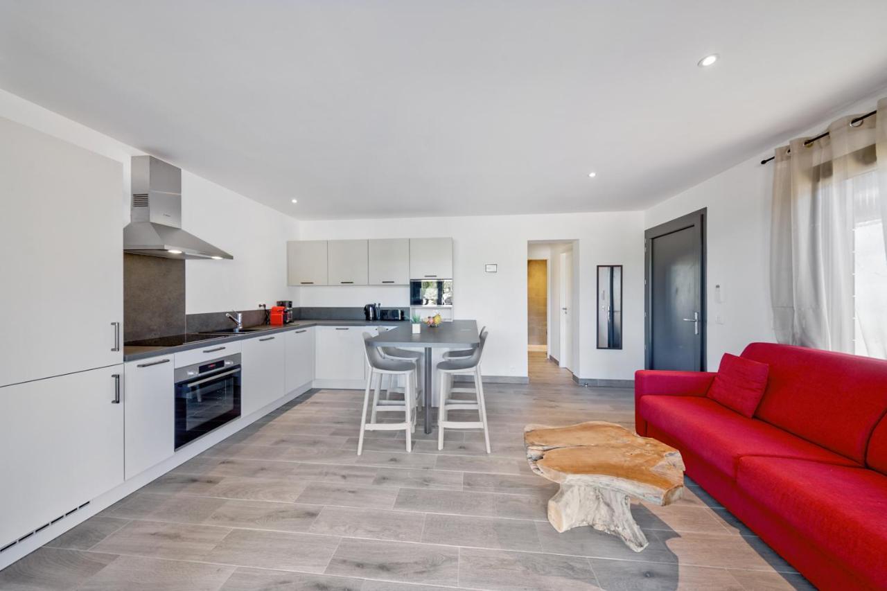 One-Bedroom Apartment Air Conditioning Terrace