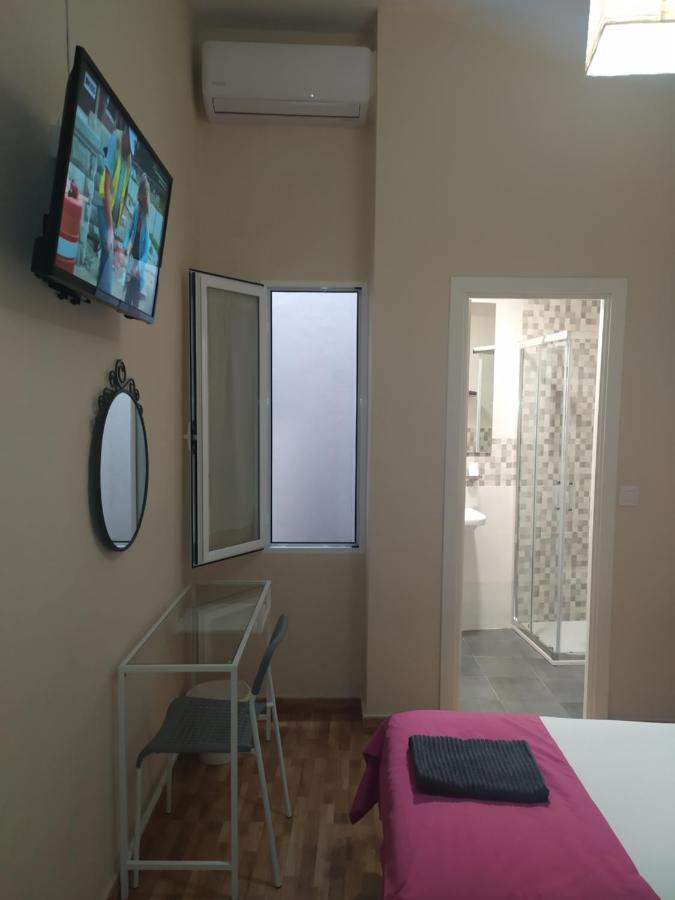 Twin Room Private Bathroom