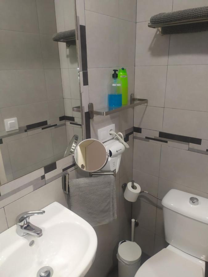 Twin Room Private Bathroom