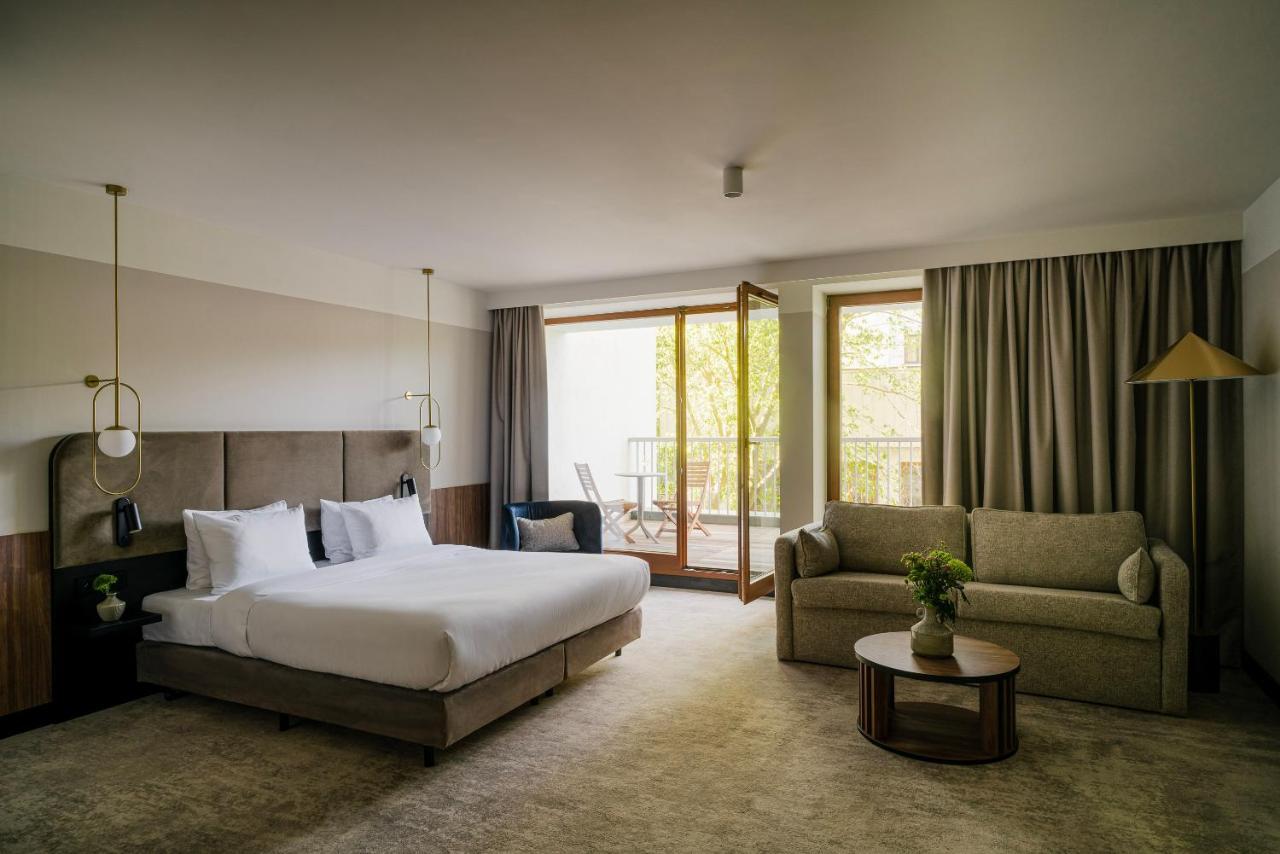 Familienzimmer mit Queensize-Bett, Schlafsofa und Balkon