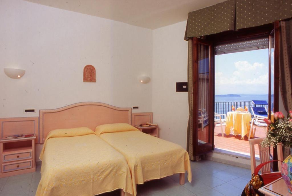 Triple Room with Balcony,1211481676:JPEG