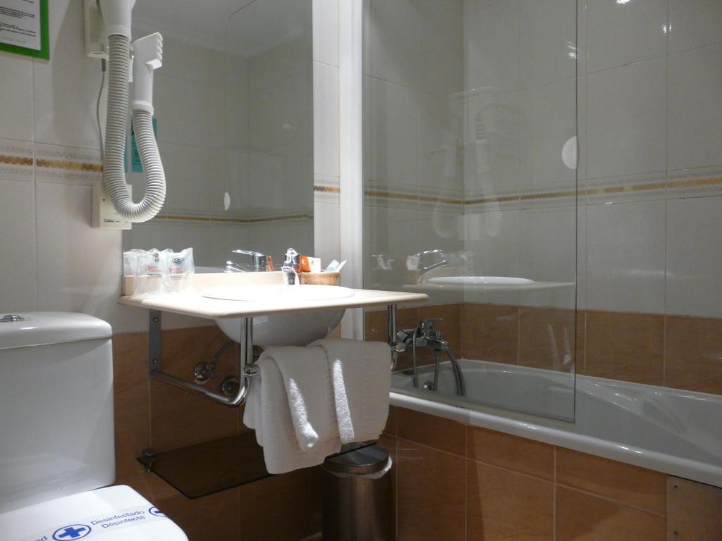 Triple Room,11366800:JPEG