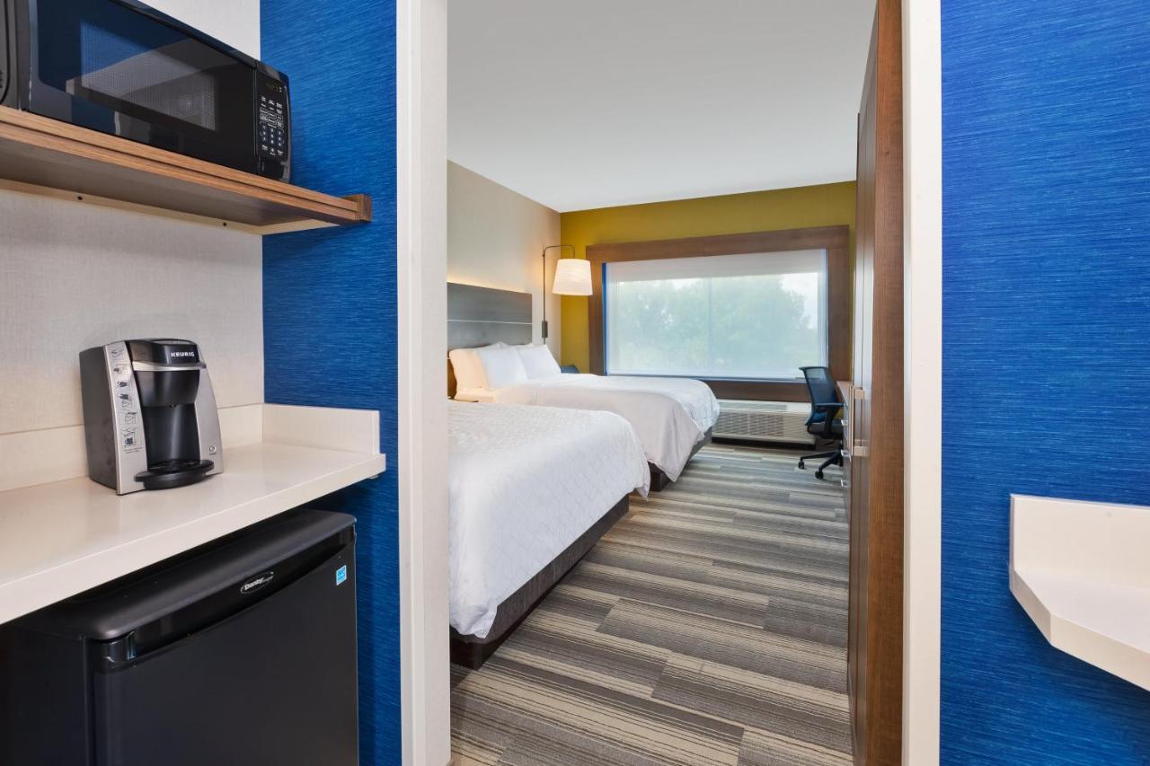 Standard Room Two Queen Beds
