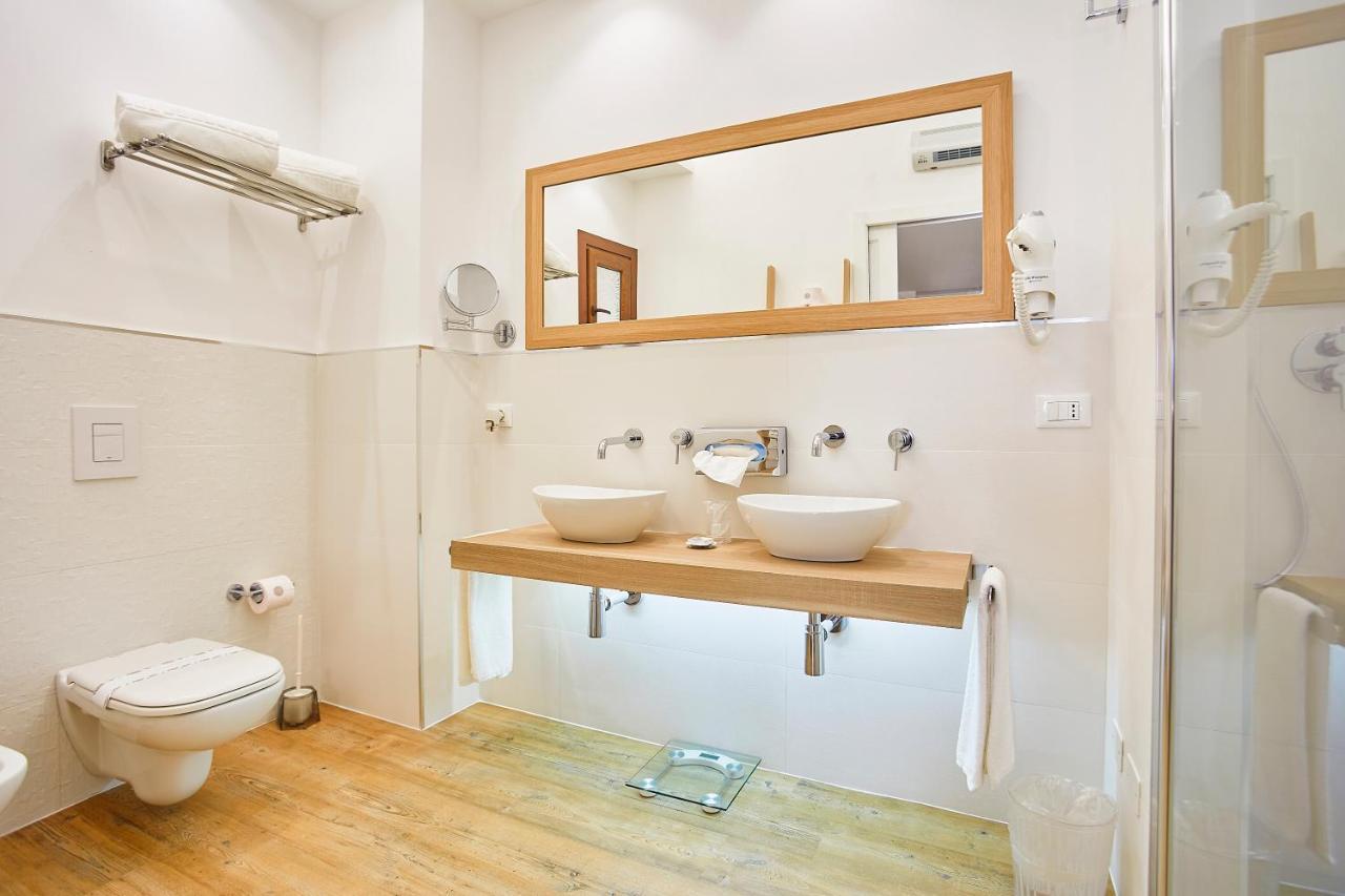 Superior Double Room Jacuzzi