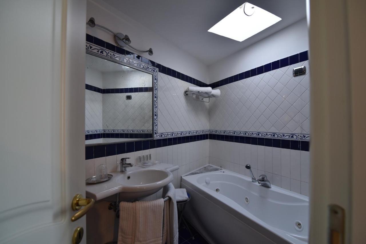 Double Room Spa Bath