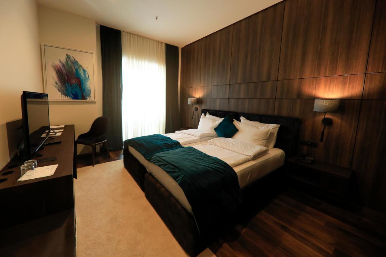 Large Twin Room