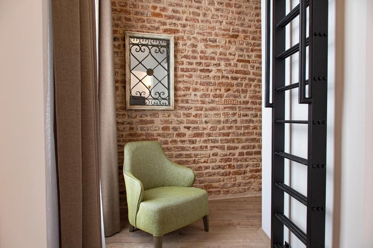 Loft Family Suite Balcony Bathtub