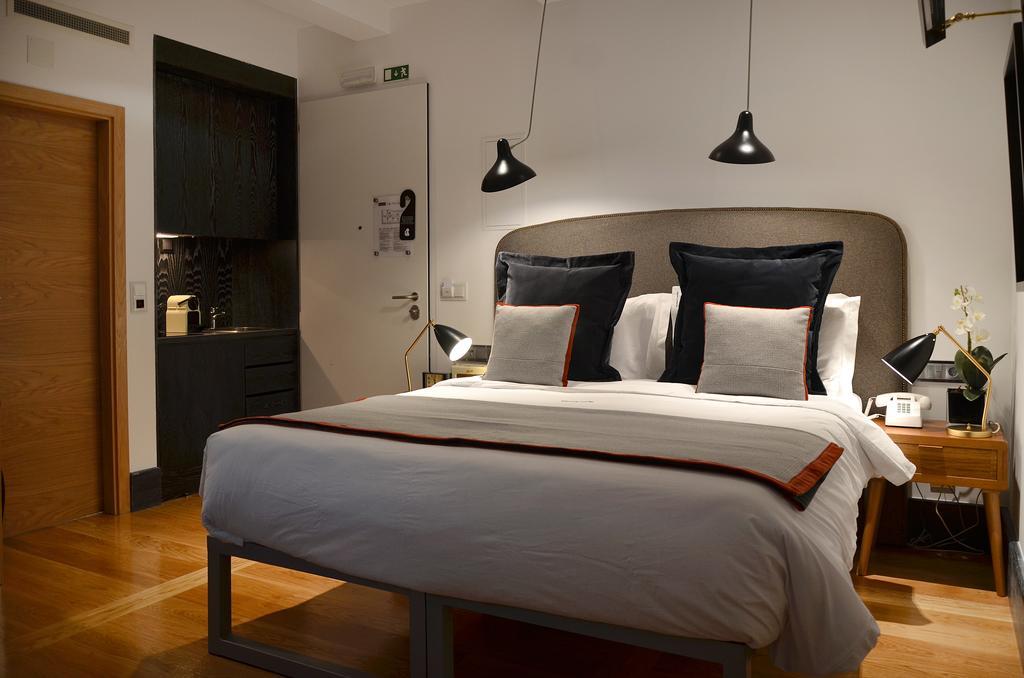 Double Mansard Room City View