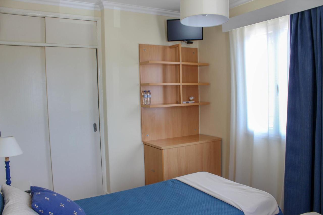 Twin Room Private External Bathroom