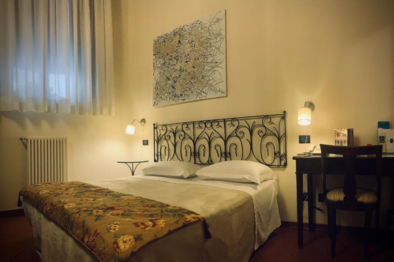 Economy Double Room French bed