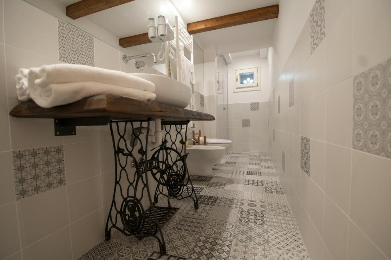 Family Room Private Bathroom