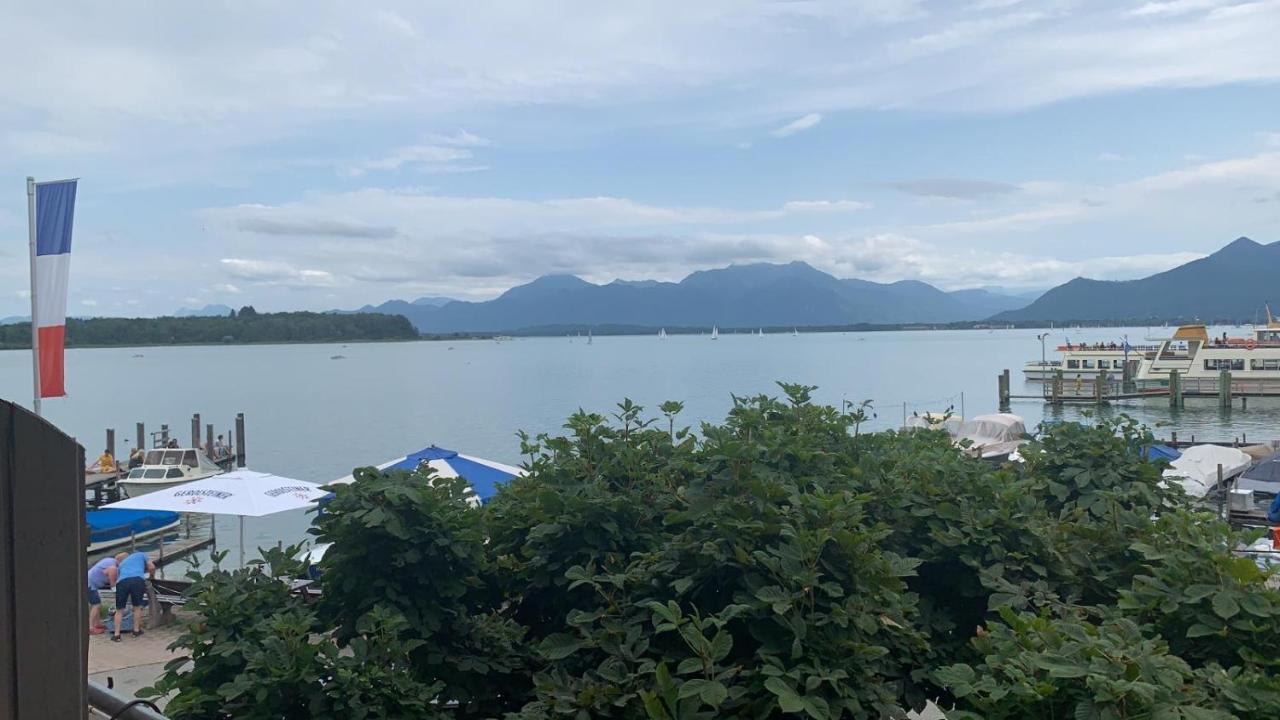 Doppelzimmer mit Seeblick und Balkon