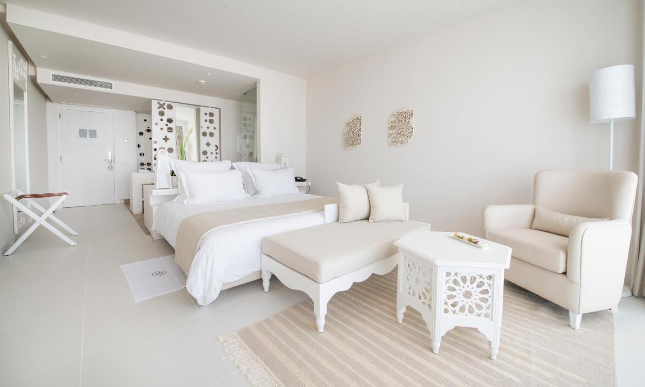 Deluxe Double or Twin Suite Sea View