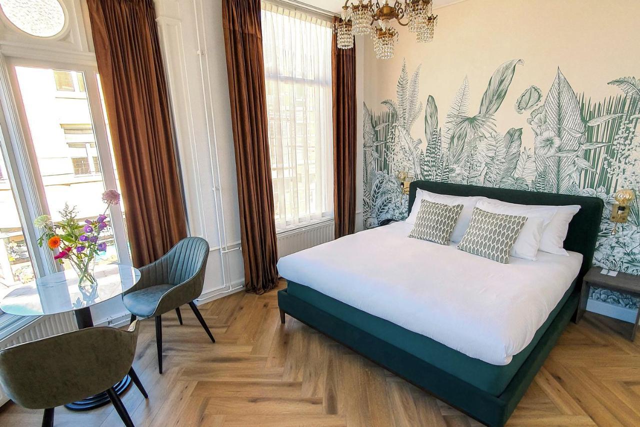 Deluxe Double Room Bath