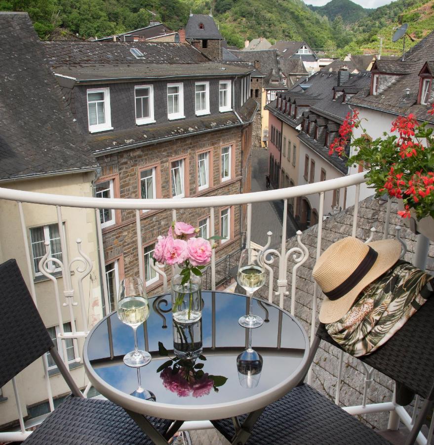 Classic Double Room City View Balcony