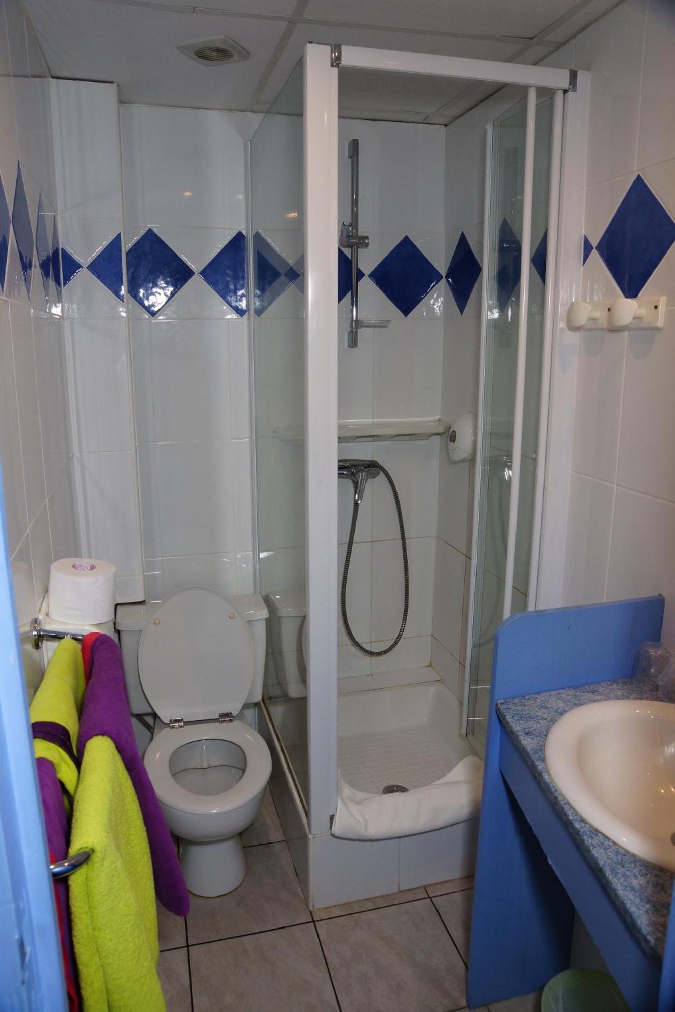 Family Room Private Bathroom