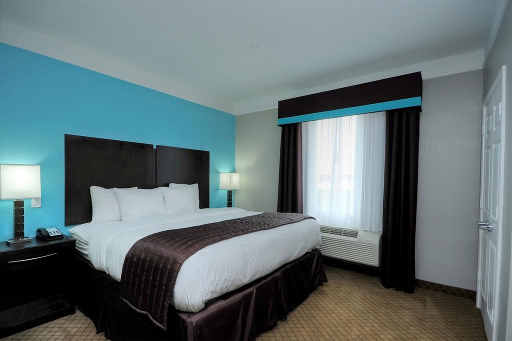 King Suite - Disability Access/Non-Smoking