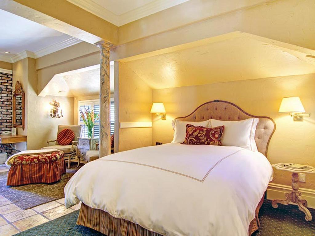 Deluxe Queen Suite Cote D'Azur