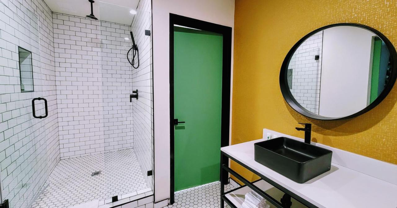 Suite with Hot Tub