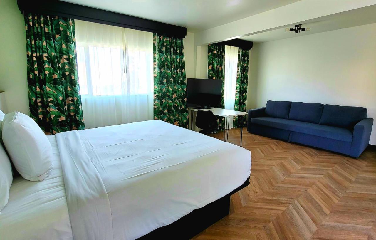 Deluxe Family Suite