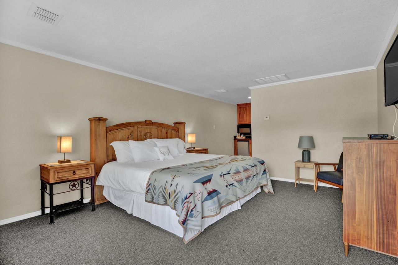 Standard King Room