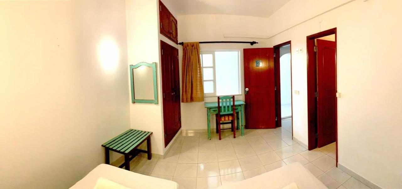 Double or Twin Room Private Bathroom