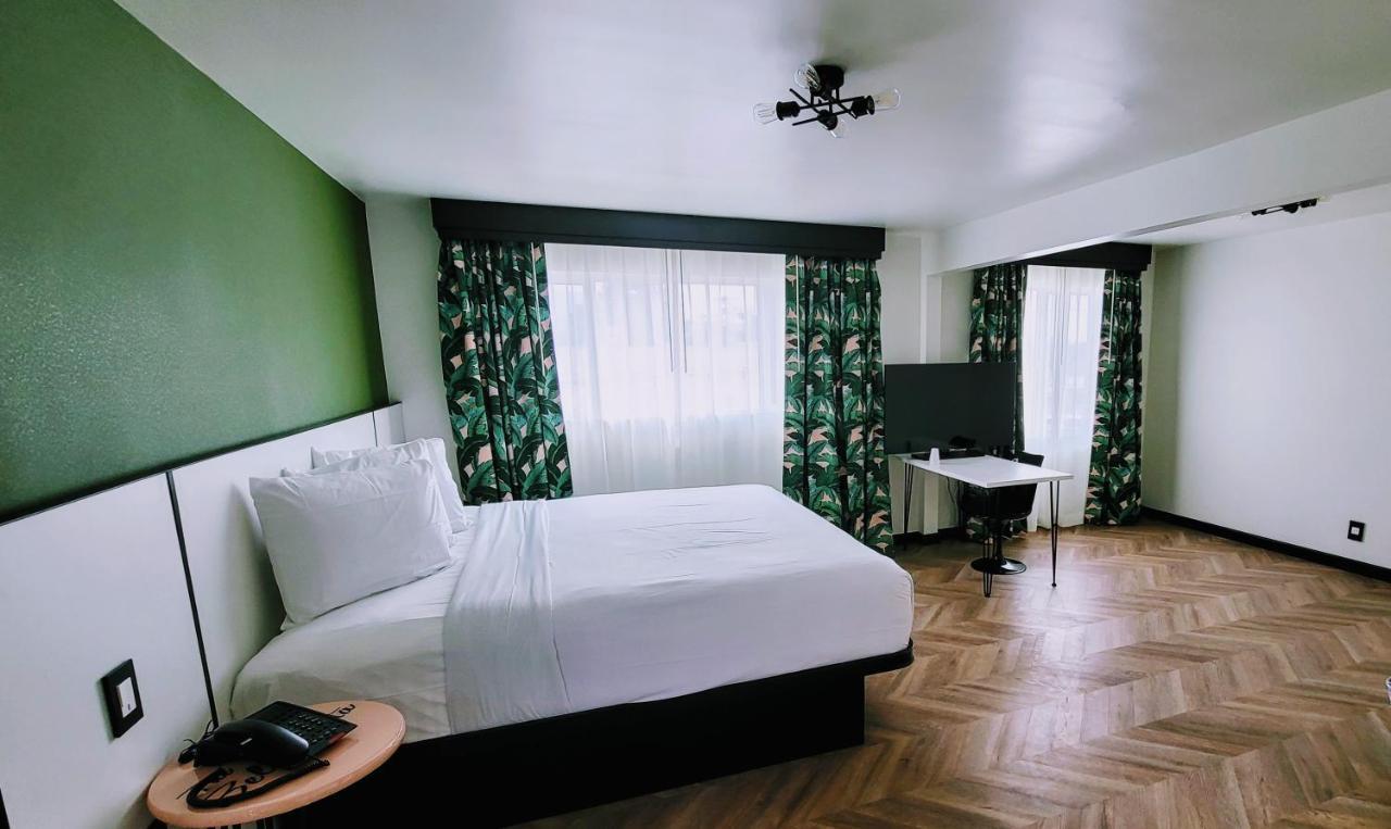 Deluxe Family Suite