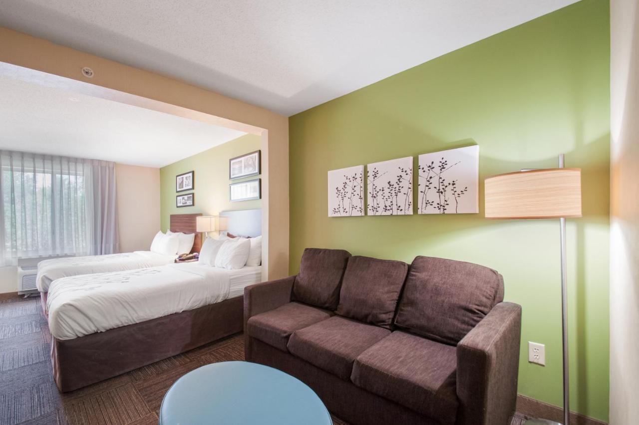 Suite Two Double Beds Non-Smoking