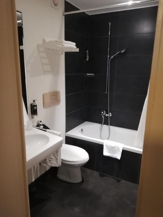 Standard Double Room Lake View,1136944345:JPEG