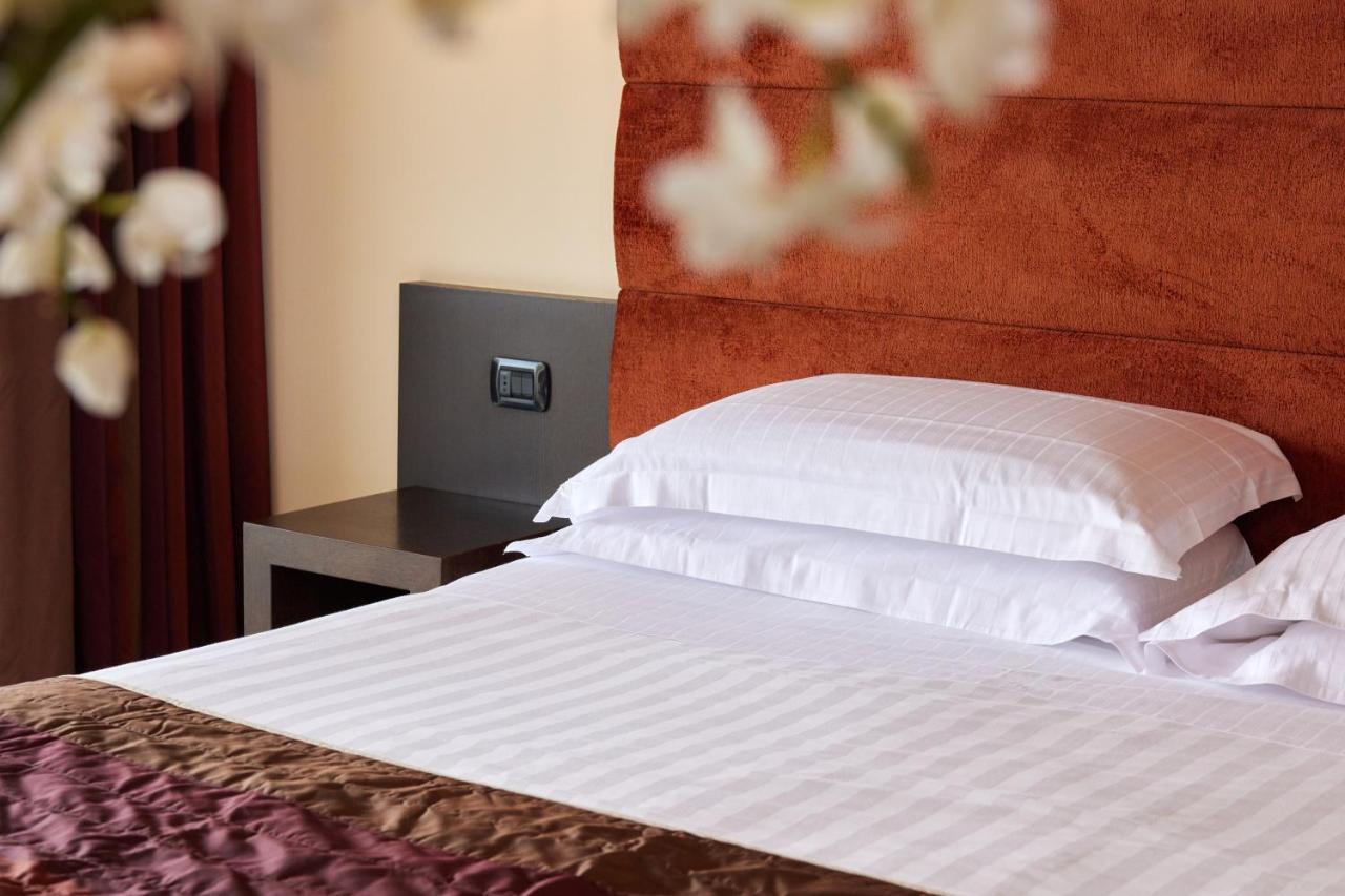 Deluxe Double or Twin Room Lake View