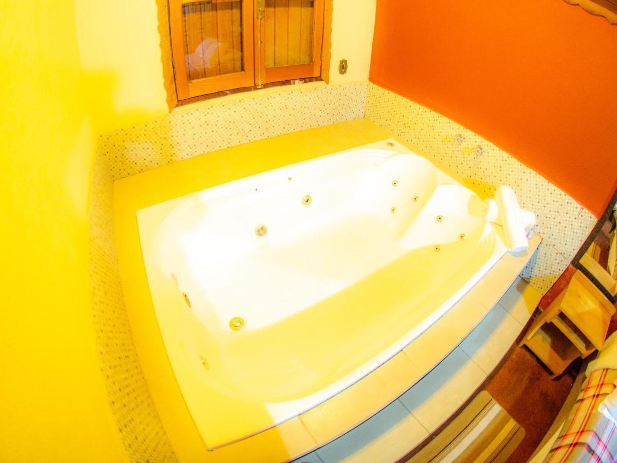 Deluxe Chalet Spa Bath
