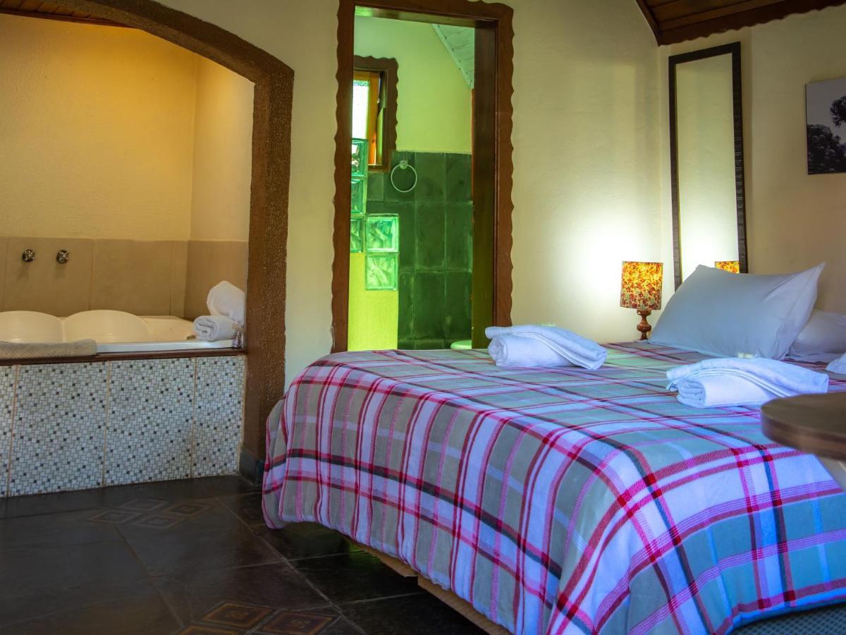 Master Chalet spa bath
