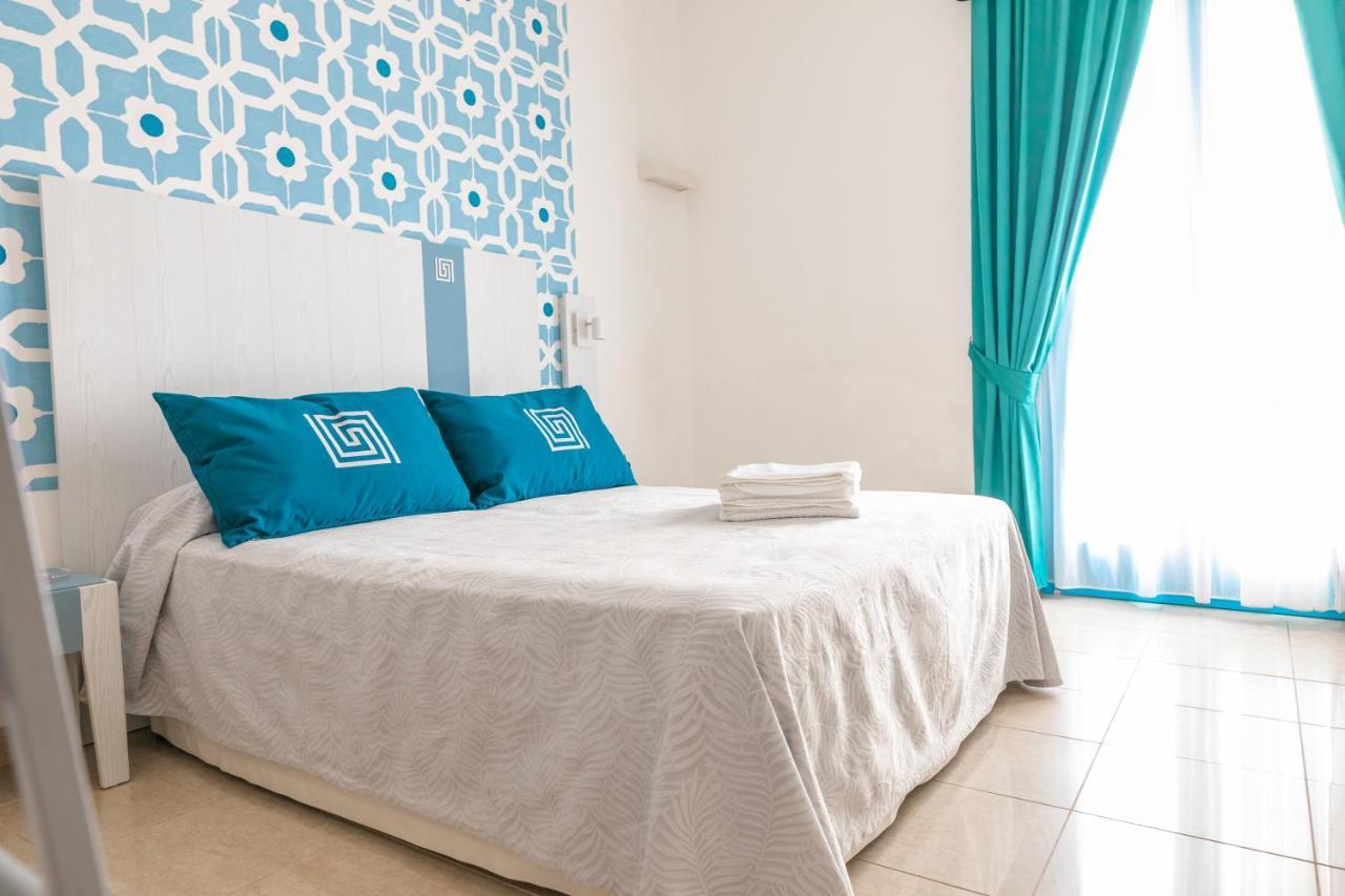 Double or Twin Room Sea View