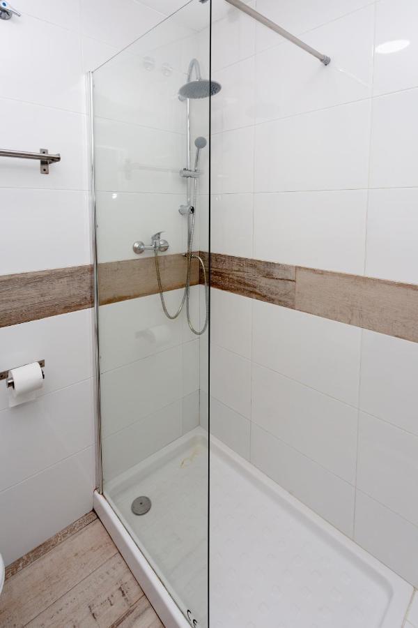 Twin Room Bathroom
