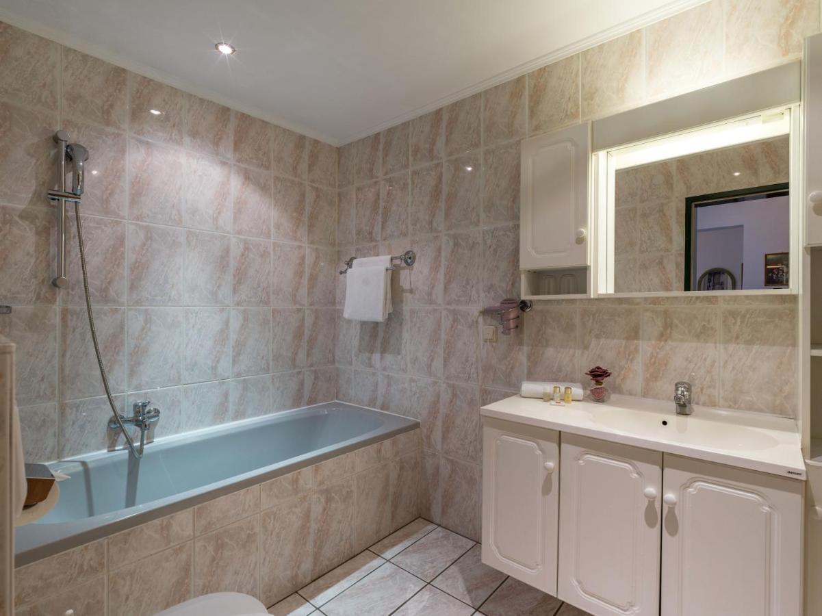Superior One-Bedroom Apartment