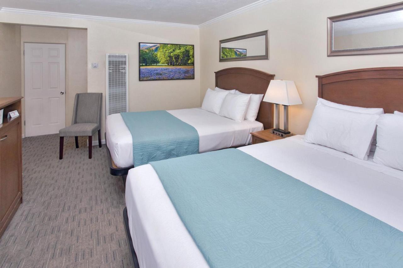 Two Queen Beds