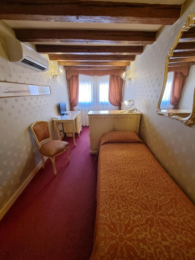 Quarto Twin Económico